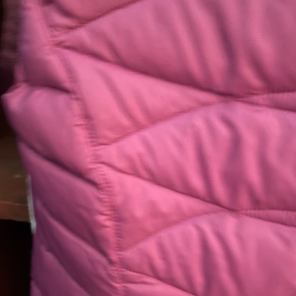 Eddie Bauer Women’s Down Puffer Vest, appears New without tags, Medium. - Picture 6 of 8